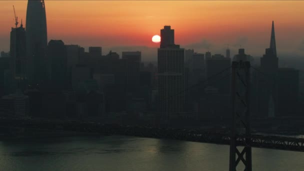 Luchtfoto Zonsondergang Stad Uitzicht Baai Salesforce Toren Wolkenkrabber Bruggenbouw Embarcadero — Stockvideo