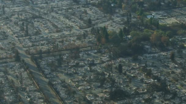 Vista Aérea Luz Del Sol Municipio Rural Propiedad Moderna Quemado — Vídeos de Stock