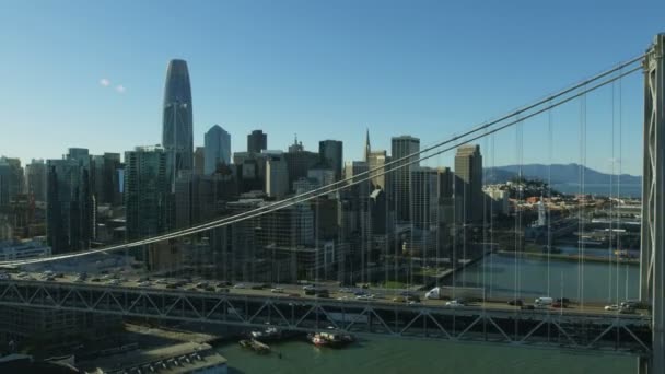 Вид Многополосный Платный Мост Оклендского Залива Центре Сан Франциско Небоскрёбы — стоковое видео