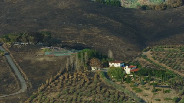 Luchtfoto Van Gebrande Sonoma Platteland Huizen Verwoest Door Bosbranden Heuvels — Stockvideo