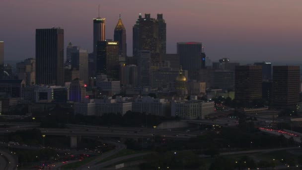 Atlanta November 2017 Antenne Sonnenaufgang Beleuchtet Ansicht Stadt Wolkenkratzer Innenstadt — Stockvideo