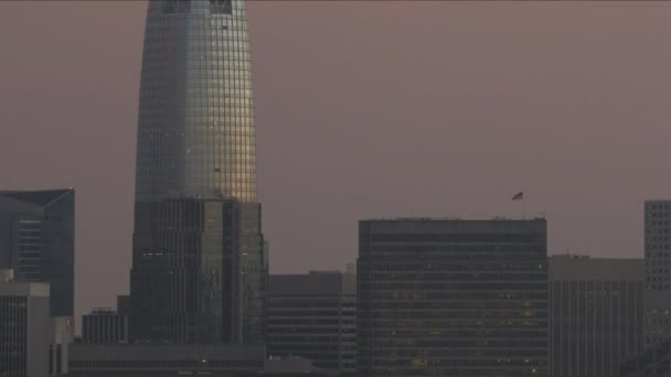 Aerial Sunset Stadsutsikt Den Konstruktion Salesforce Torn Skyscraper Embarcadero Finansiella — Stockvideo