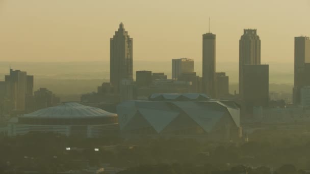 Atlanta Kasım 2017 Hava Gündoğumu Görünümü City Haze Gökdelenler Mercedes — Stok video