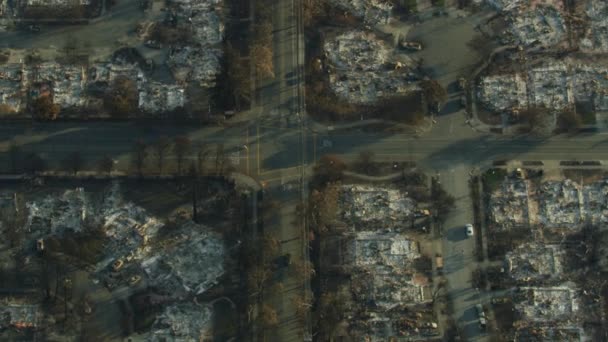 モダンの野火農村コミュニティによって引き起こされる破壊の空撮は地面に焼けて カリフォルニア アメリカの自然災害 — ストック動画