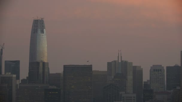 Vista Aérea Ciudad Atardecer Construcción Rascacielos Salesforce Tower Embarcadero Distrito — Vídeo de stock