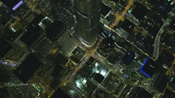 Aéreo Aérea Vertical Noite Iluminada Vista Salesforce Tower Centro Cidade — Vídeo de Stock