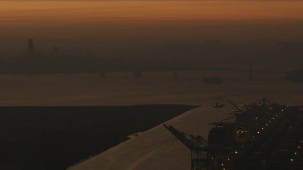 Vista Aérea Névoa Por Sol Porto Oakland Iluminado Docas Bay — Vídeo de Stock