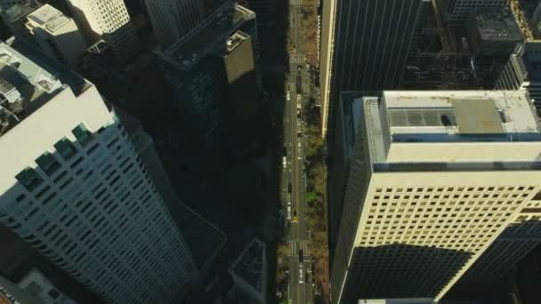 旧金山 2017年11月 空中顶上的垂直的看法街市街市街道城市机动车路屋顶大厦办公室摩天大楼旧金山太平洋加利福尼亚美国 — 图库视频影像