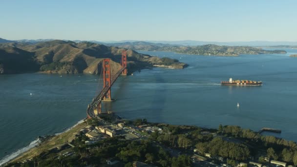 São Francisco Novembro 2017 Vista Aérea Navio Contêiner Perto Ponte — Vídeo de Stock