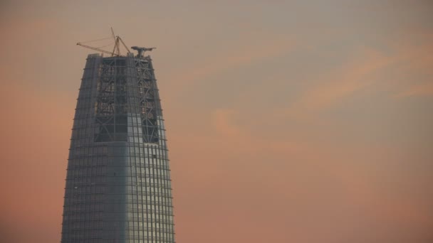 Vista Aérea Ciudad Atardecer Salesforce Tower Construcción Rascacielos Embarcadero Distrito — Vídeo de stock