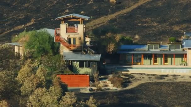 Vista Aérea Destruição Incêndios Danificou Casas Luxo Queimadas Queimadas Após — Vídeo de Stock