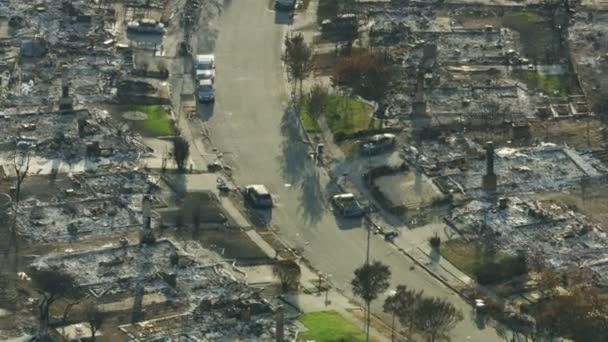 Flygfoto Över Wildfire Landsbygdssamhället Township Moderna Egendom Brann Ner Förödande — Stockvideo