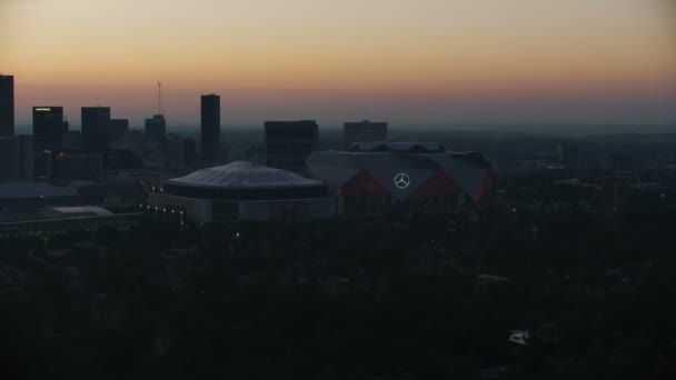Атланта 2017 Листопада Повітряних Освітлена Хмарочос Видом Схід Сонця Mercedes — стокове відео