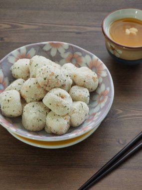 Geleneksel Kore yemekleri... Yapışkan pirinç keki ve tatlı kabak sihye, balkabağı içeceği.