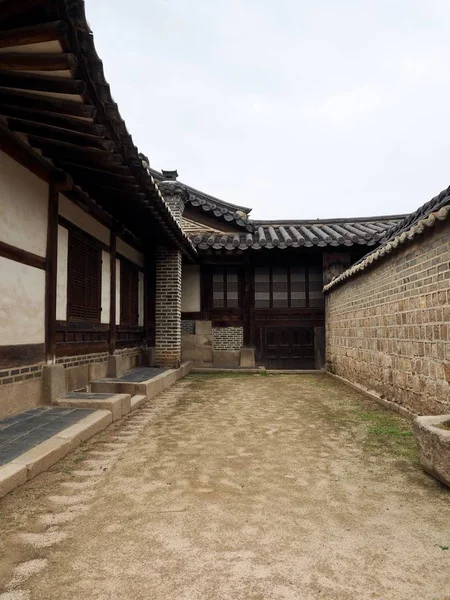 韓国伝統ハノクゲート ウッドゲート — ストック写真