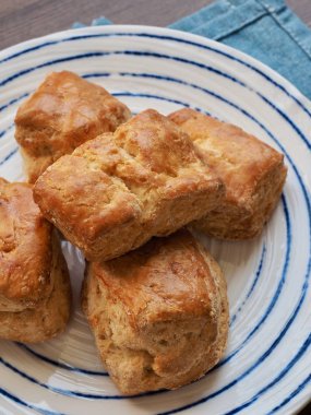 Porselen kasede çörekler