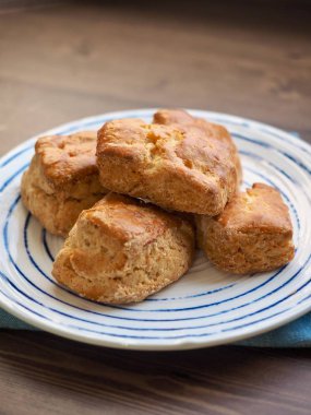 Porselen kasede çörekler