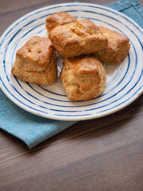 Porselen kasede çörekler