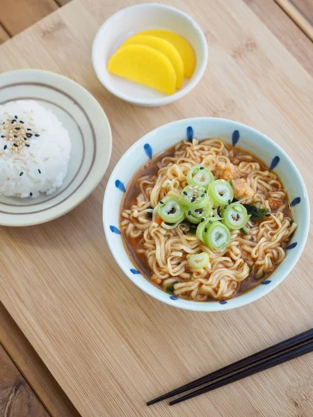 Ramen Alimentaire Asiatique Radis Marinés Riz Blanc — Photo