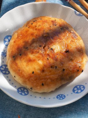 Asya yemekleri Çin gözlemesi ve akçaağaç yaprağı.