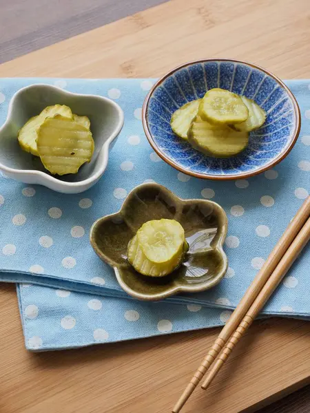 Beilage Gurken Gurke Und Essstäbchen — Stockfoto