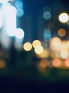 Şehir merkezi, gece caddesi Bokeh, kaçırılan odak noktası  