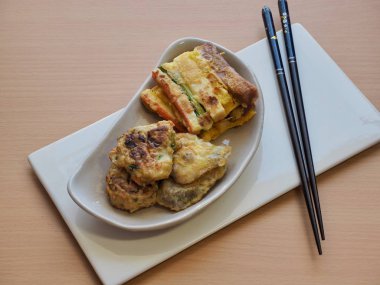 Kore yemeği modeum jeon, Karışık Meyveli krep, Korece tarzı köfte