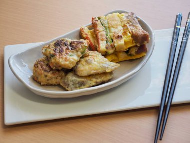 Kore yemeği modeum jeon, Karışık Meyveli krep, Korece tarzı köfte