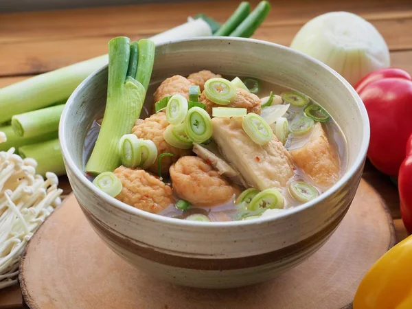 Asya yemekleri Balık güveci ve sebze, eomuk tang