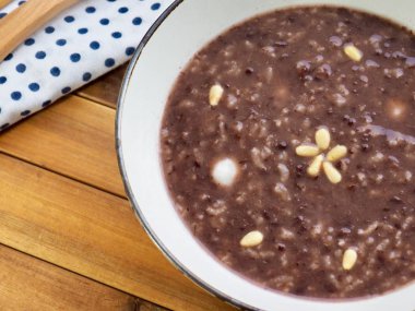 Kore yemeği kırmızı fasulye püresi