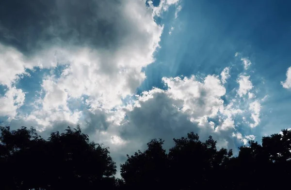Paesaggio Con Cielo Blu Nuvole — Foto Stock