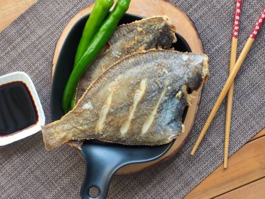 Asya yemekleri Pasifik sandviçi ızgara ve yeşil biber.