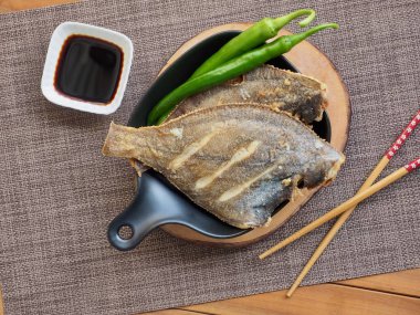 Asya yemekleri Pasifik sandviçi ızgara ve yeşil biber.