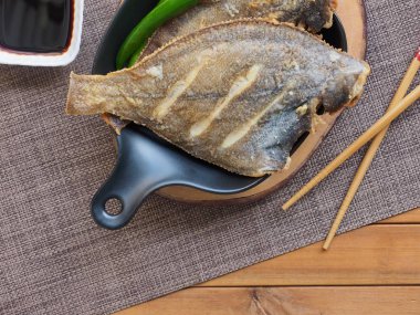 Asya yemekleri Pasifik sandviçi ızgara ve yeşil biber.