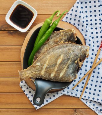 Asya yemekleri Pasifik sandviçi ızgara ve yeşil biber.