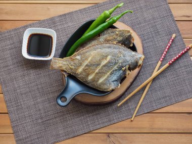 Asya yemekleri Pasifik sandviçi ızgara ve yeşil biber.