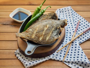 Asya yemekleri Pasifik sandviçi ızgara ve yeşil biber.