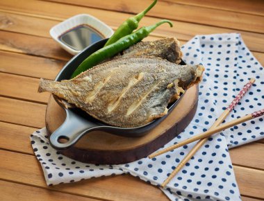 Asya yemekleri Pasifik sandviçi ızgara ve yeşil biber.