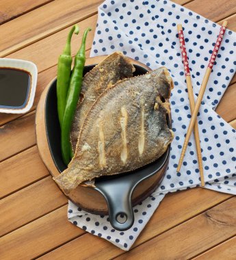 Asya yemekleri Pasifik sandviçi ızgara ve yeşil biber.