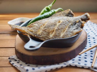 Asya yemekleri Pasifik sandviçi ızgara ve yeşil biber.