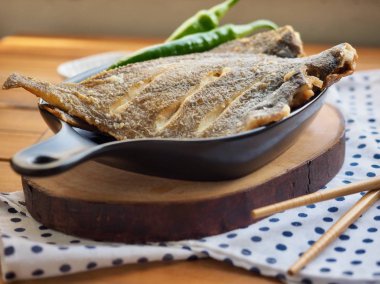 Asya yemekleri Pasifik sandviçi ızgara ve yeşil biber.