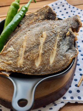 Asya yemekleri Pasifik sandviçi ızgara ve yeşil biber.