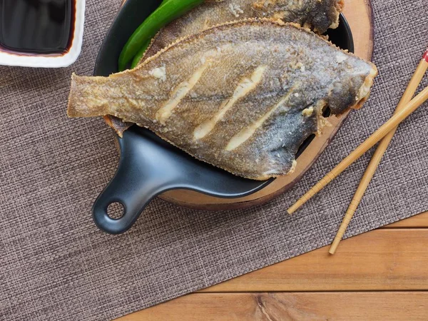 Asya yemekleri Pasifik sandviçi ızgara ve yeşil biber.