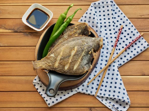 Asya yemekleri Pasifik sandviçi ızgara ve yeşil biber.