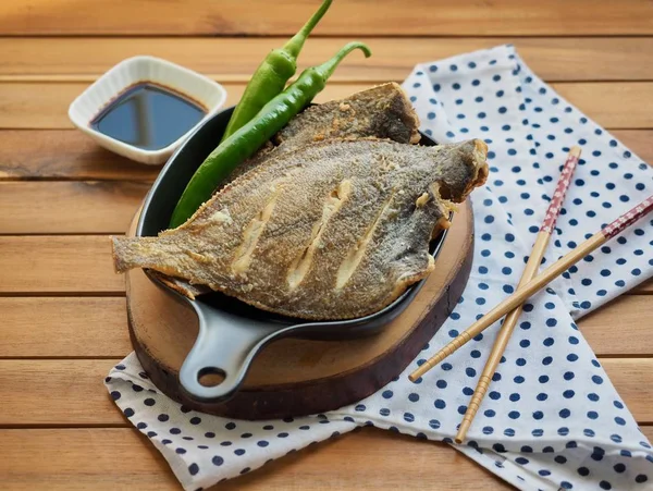 Asya yemekleri Pasifik sandviçi ızgara ve yeşil biber.