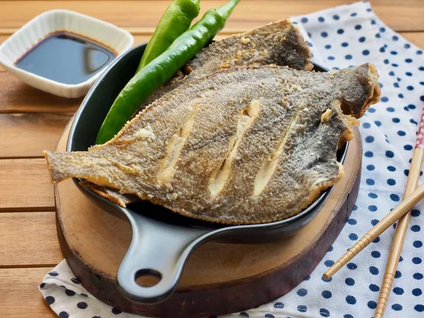 Asya yemekleri Pasifik sandviçi ızgara ve yeşil biber.