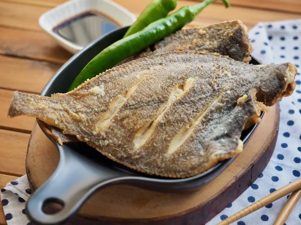 Asya yemekleri Pasifik sandviçi ızgara ve yeşil biber.