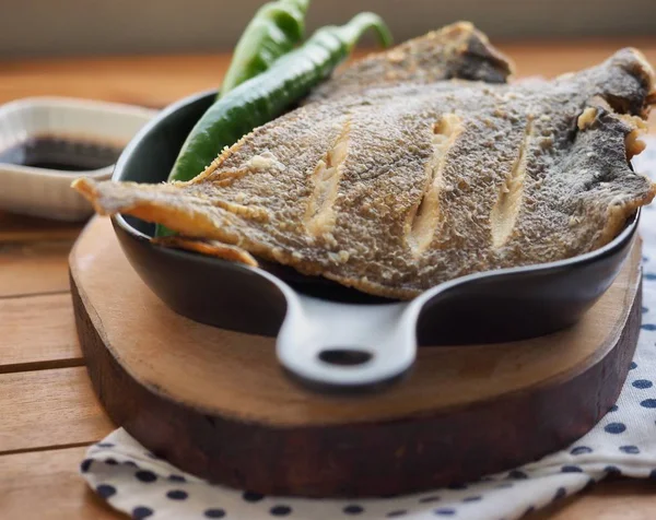 Asya yemekleri Pasifik sandviçi ızgara ve yeşil biber.