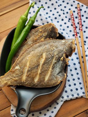 Asya yemekleri Pasifik sandviçi ızgara ve yeşil biber.