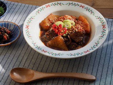 Kore uskumrusu soya soslu güveç.